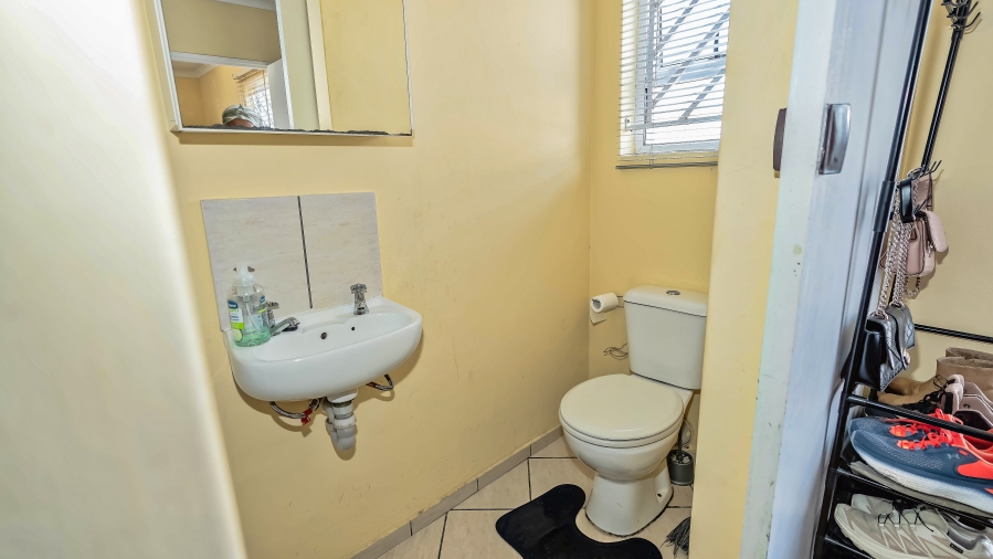 1 Bedroom Property for Sale in Sunset Glen Western Cape